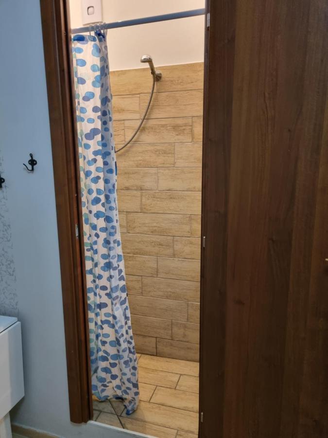 Red Rose Bed & Breakfast Рим Екстериор снимка